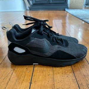 Women’s Nike Shoes in Black & Gray, Size 8